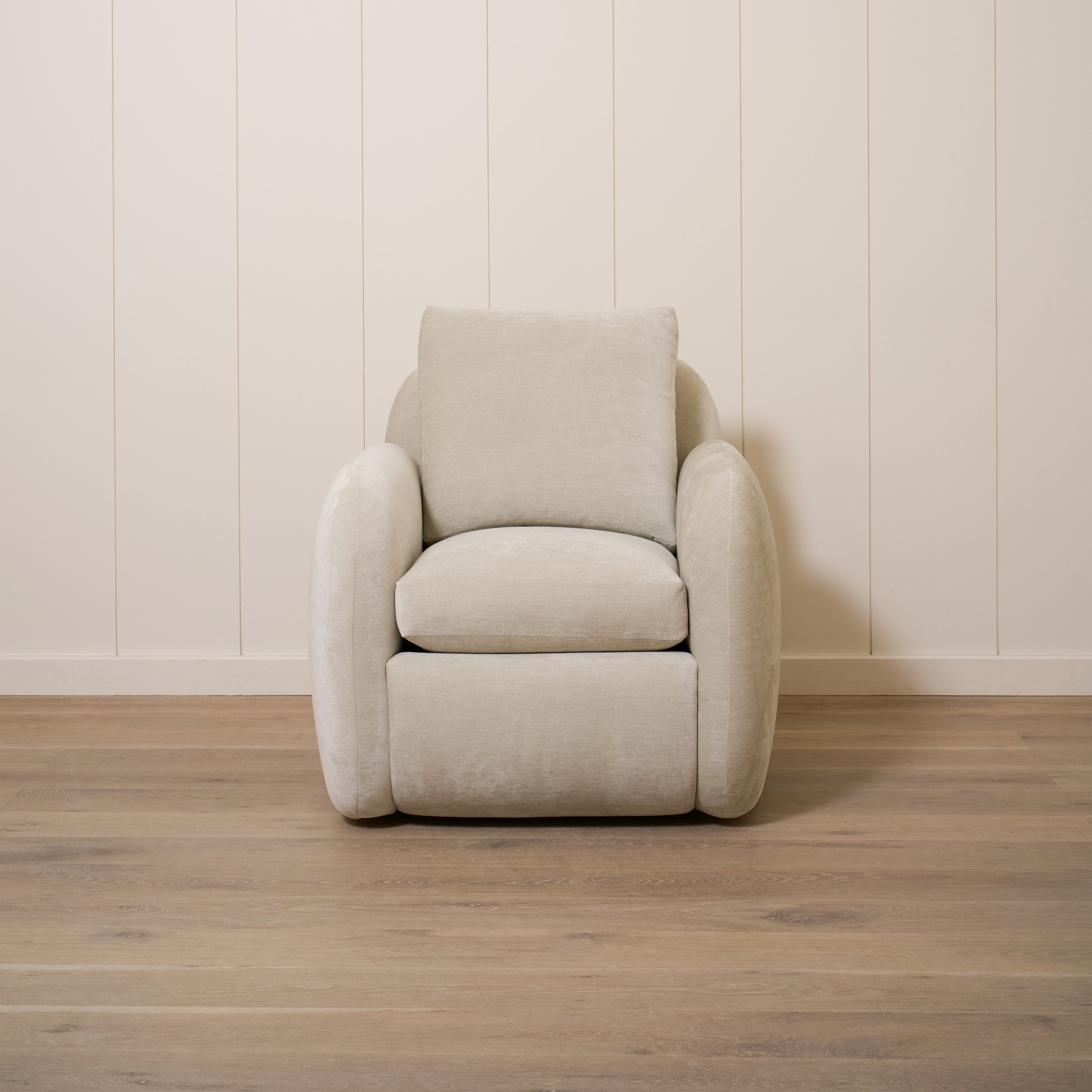 Chaise Miller