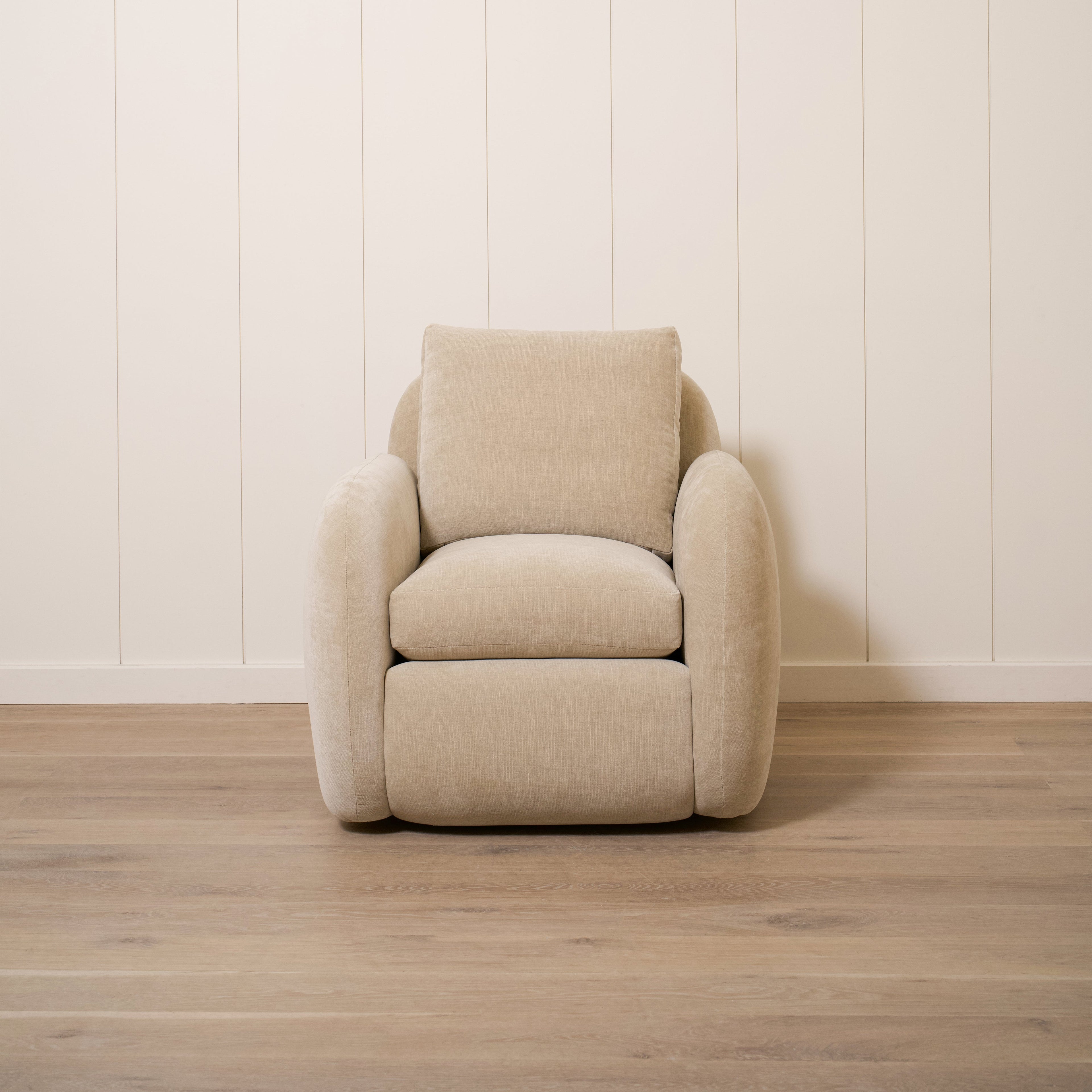 Chaise Miller