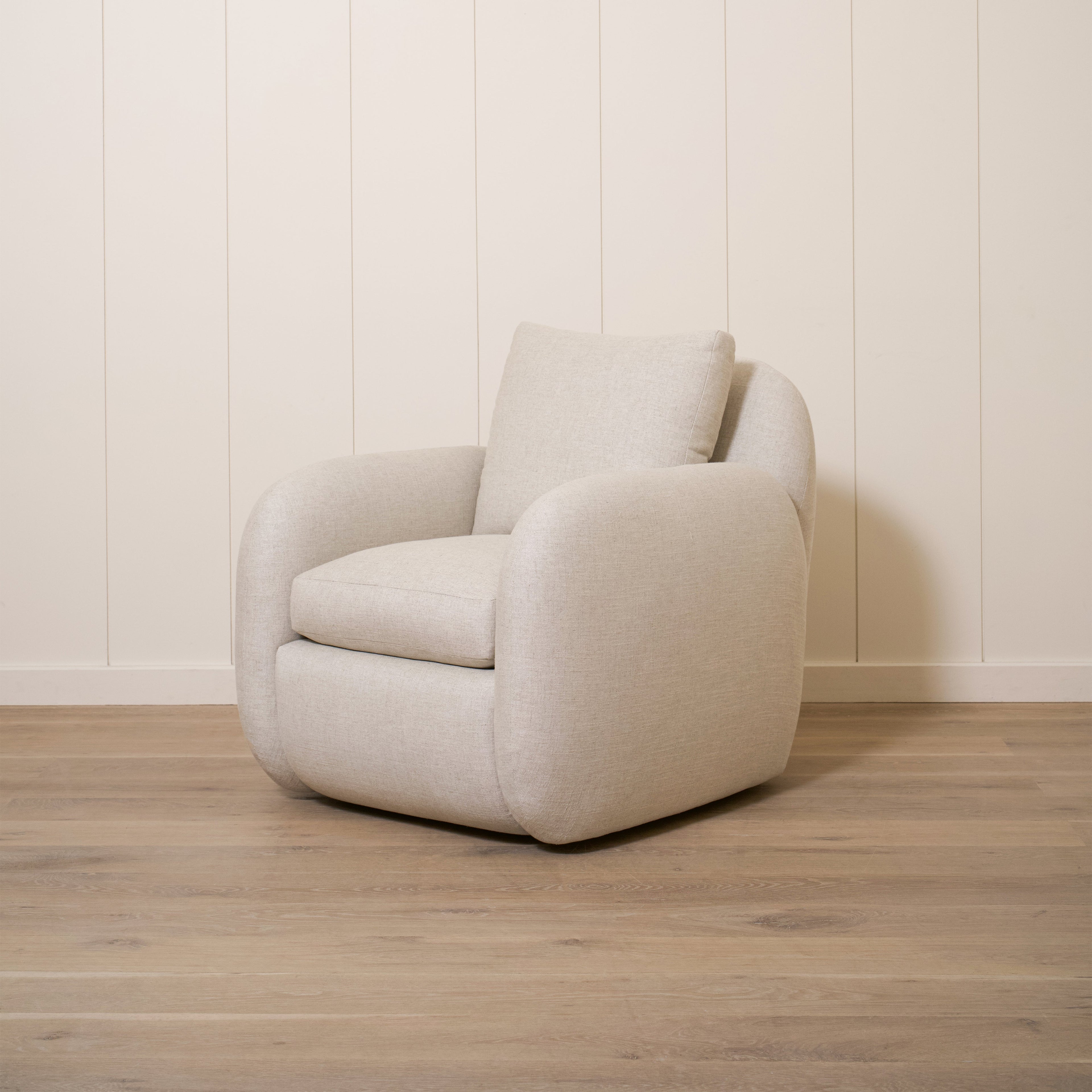 Chaise Miller