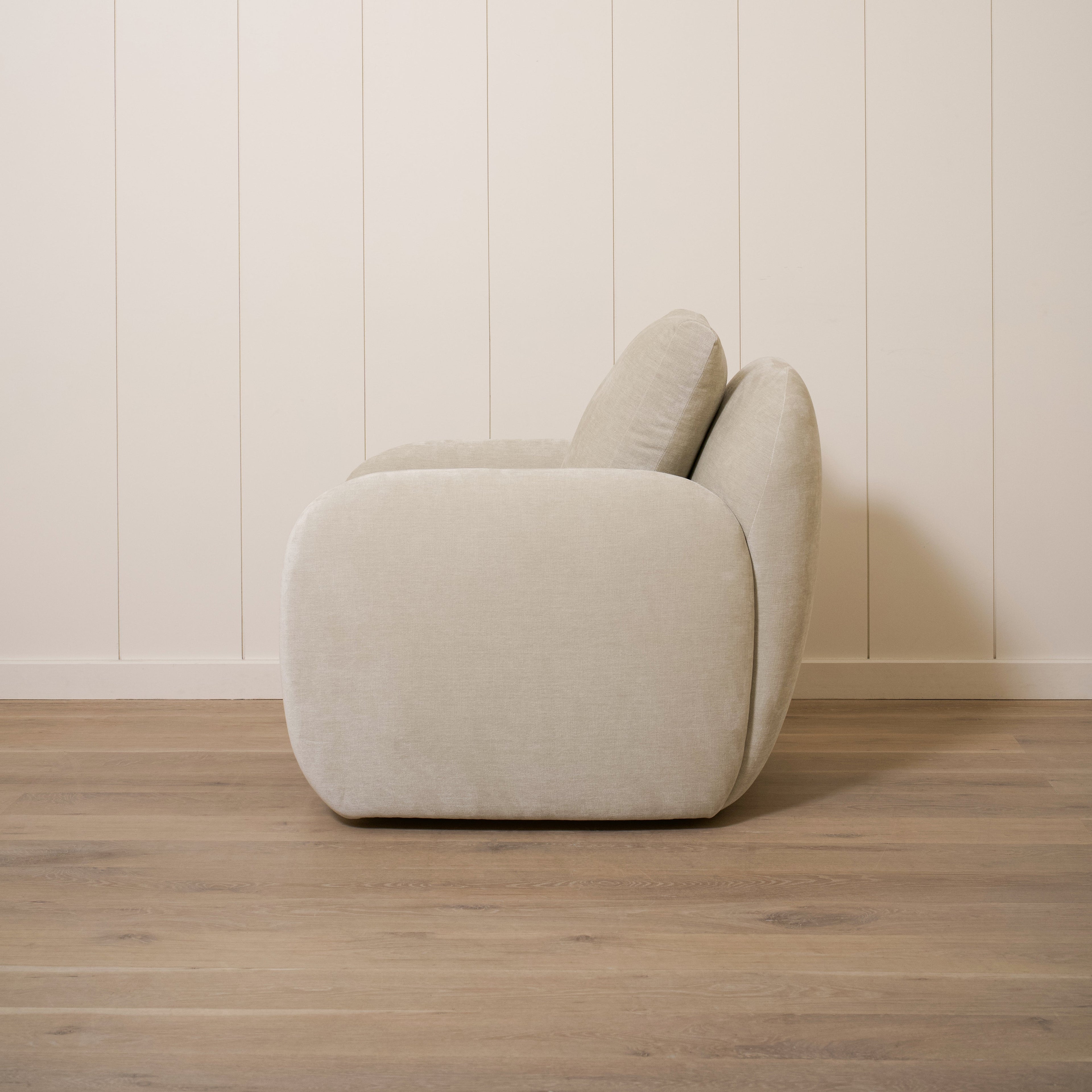 Chaise Miller