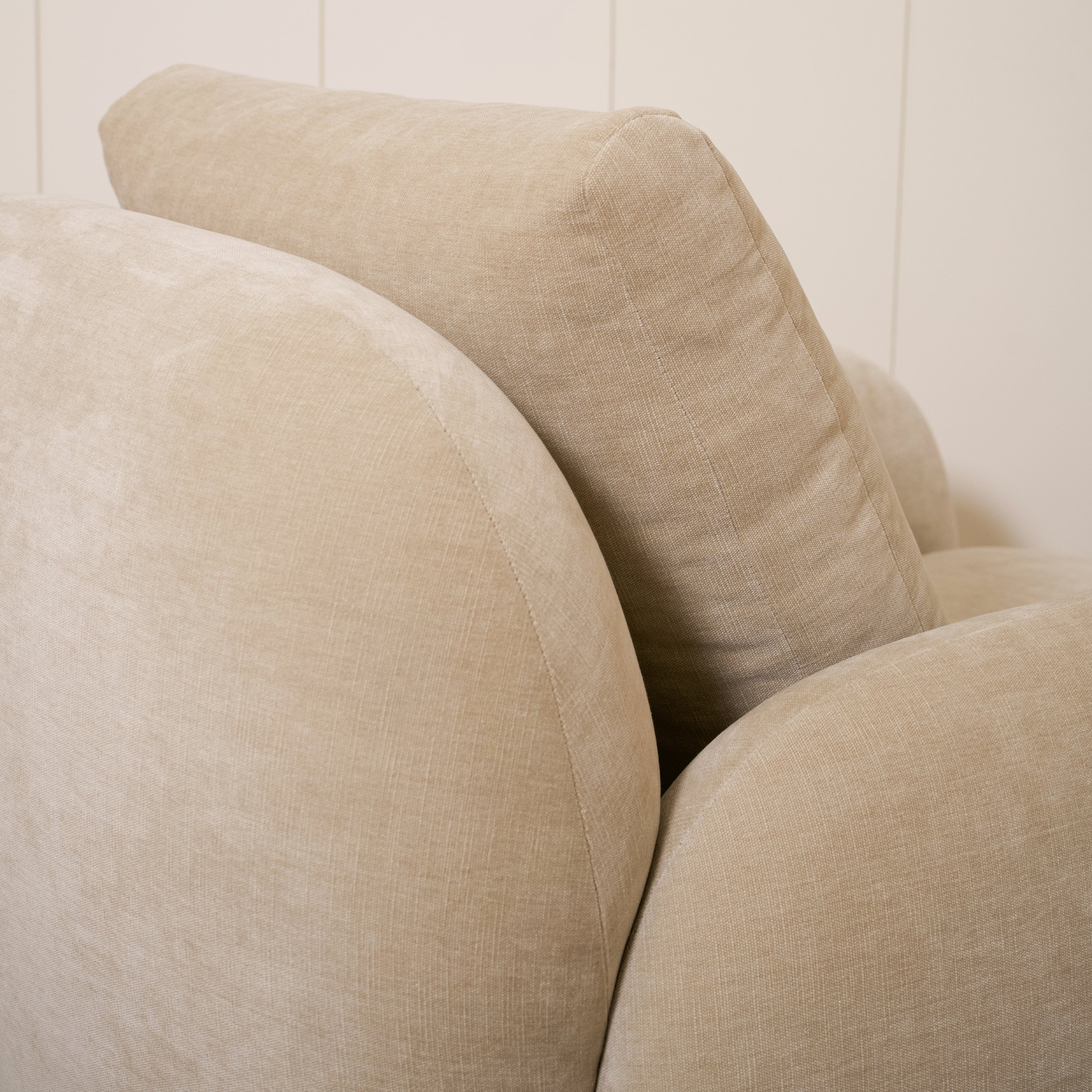Chaise Miller