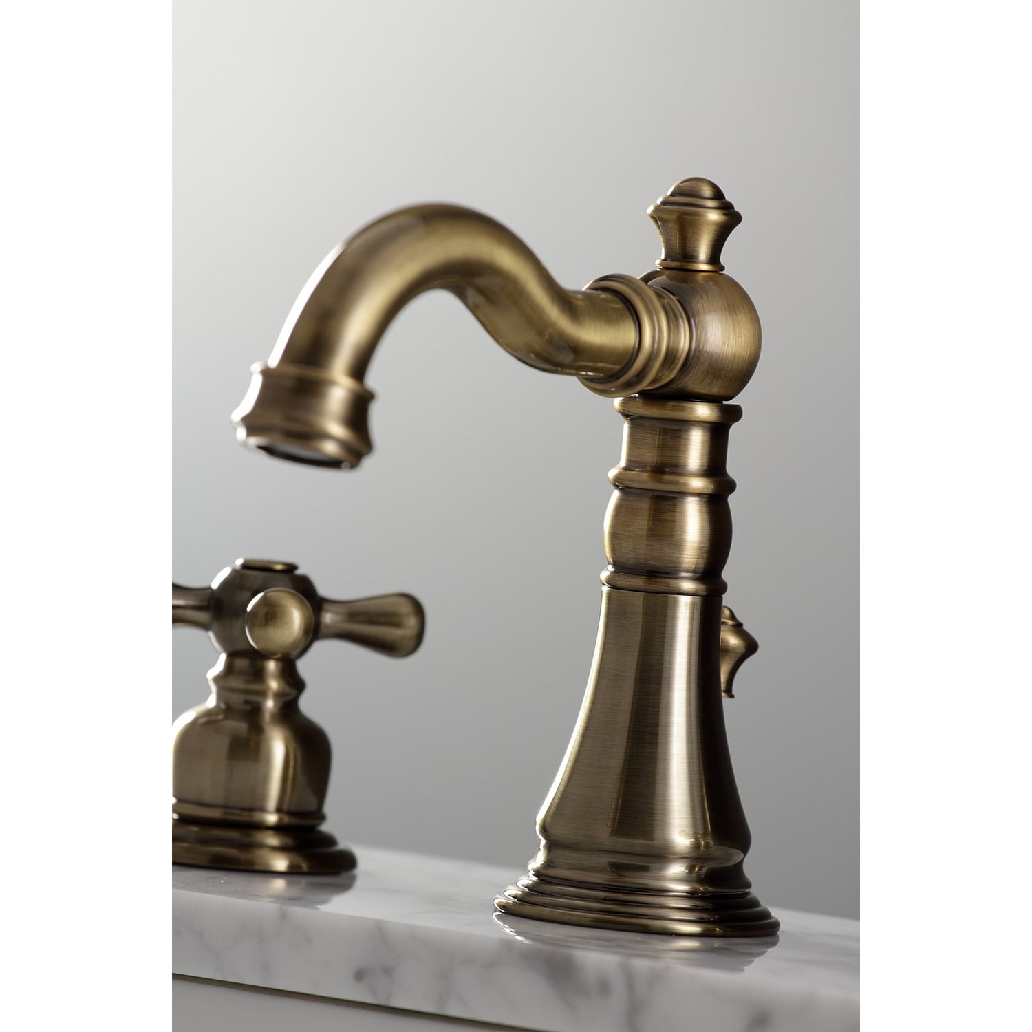 Robinet de salle de bain American Classic de 8 po à large entraxe