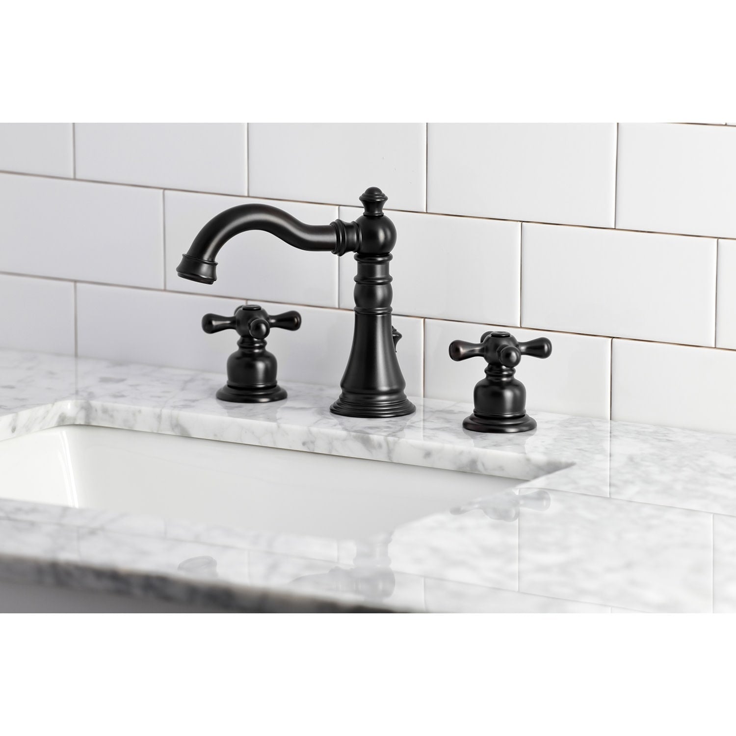 Robinet de salle de bain American Classic de 8 po à large entraxe