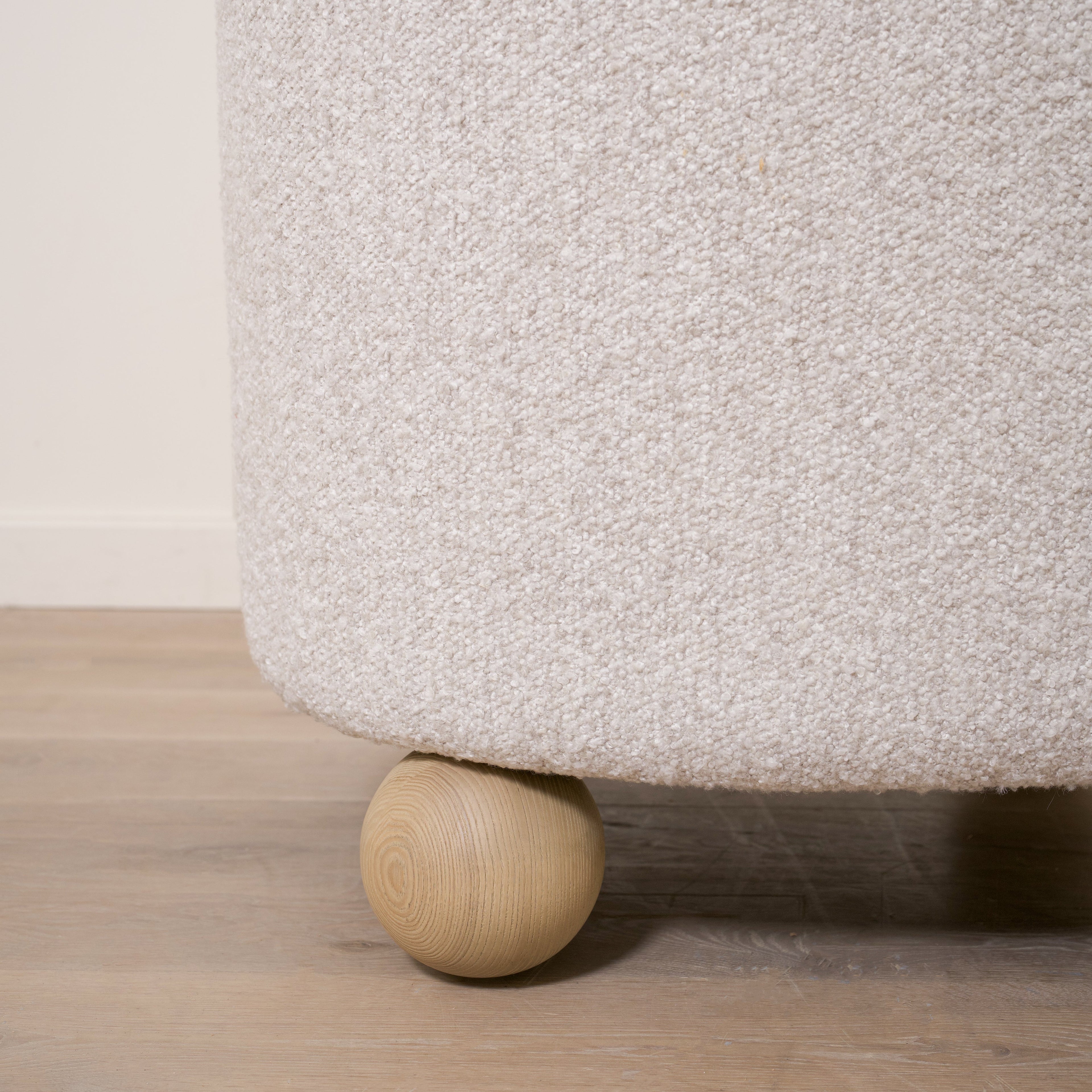 Chaise Blythe