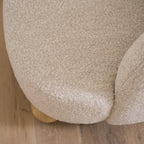 Chaise Blythe
