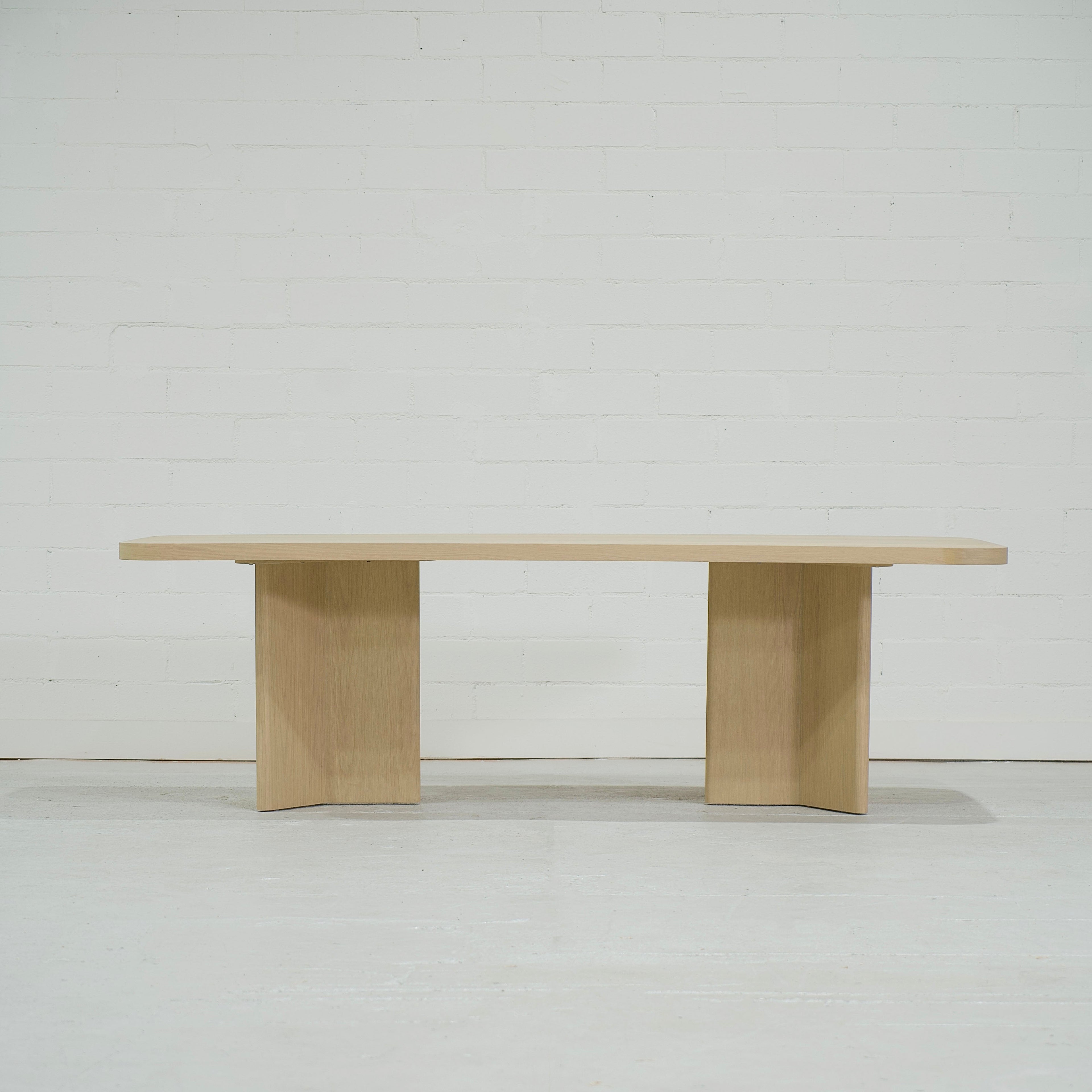 Philip - Table à manger à bords carrés