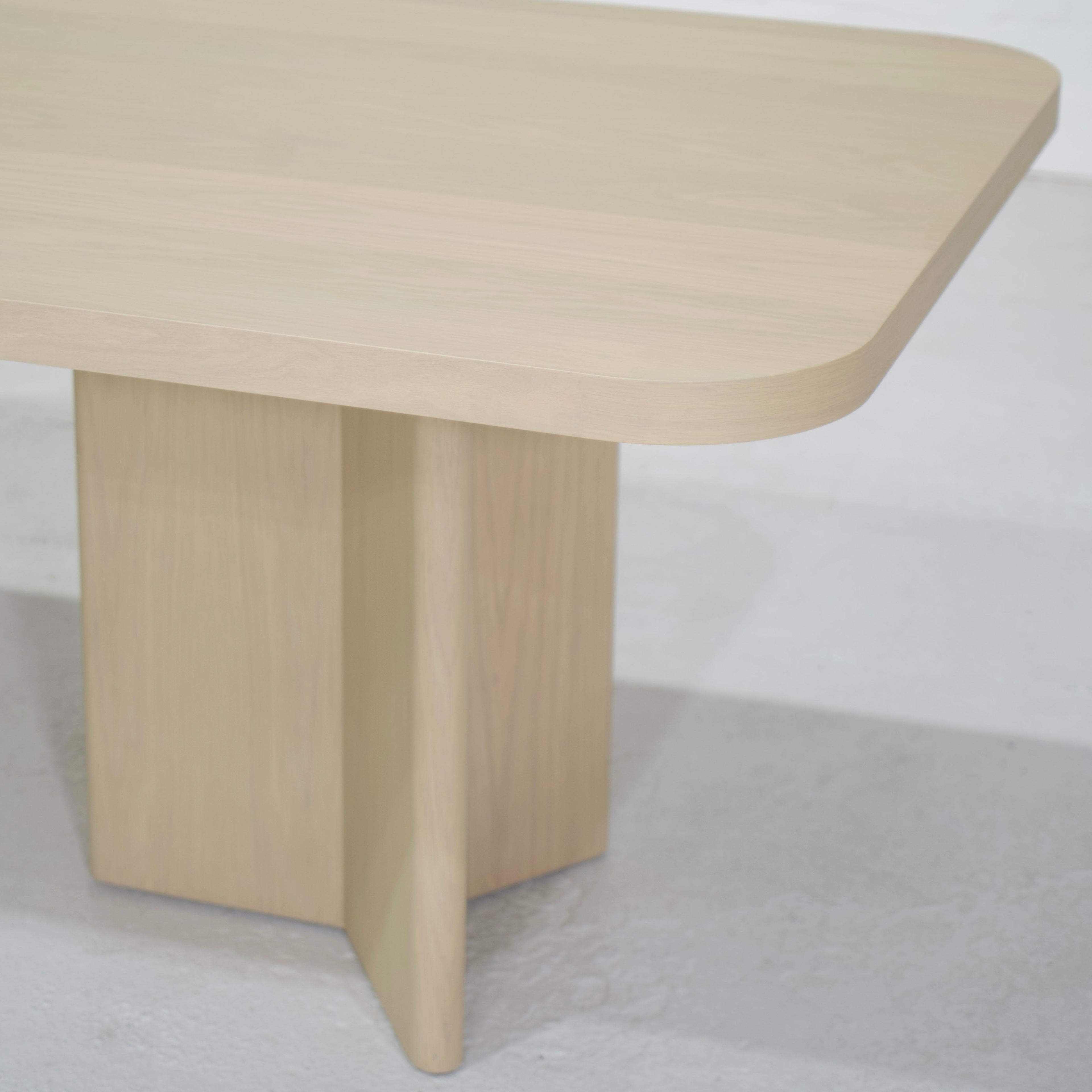 Philip - Table à manger à bords carrés