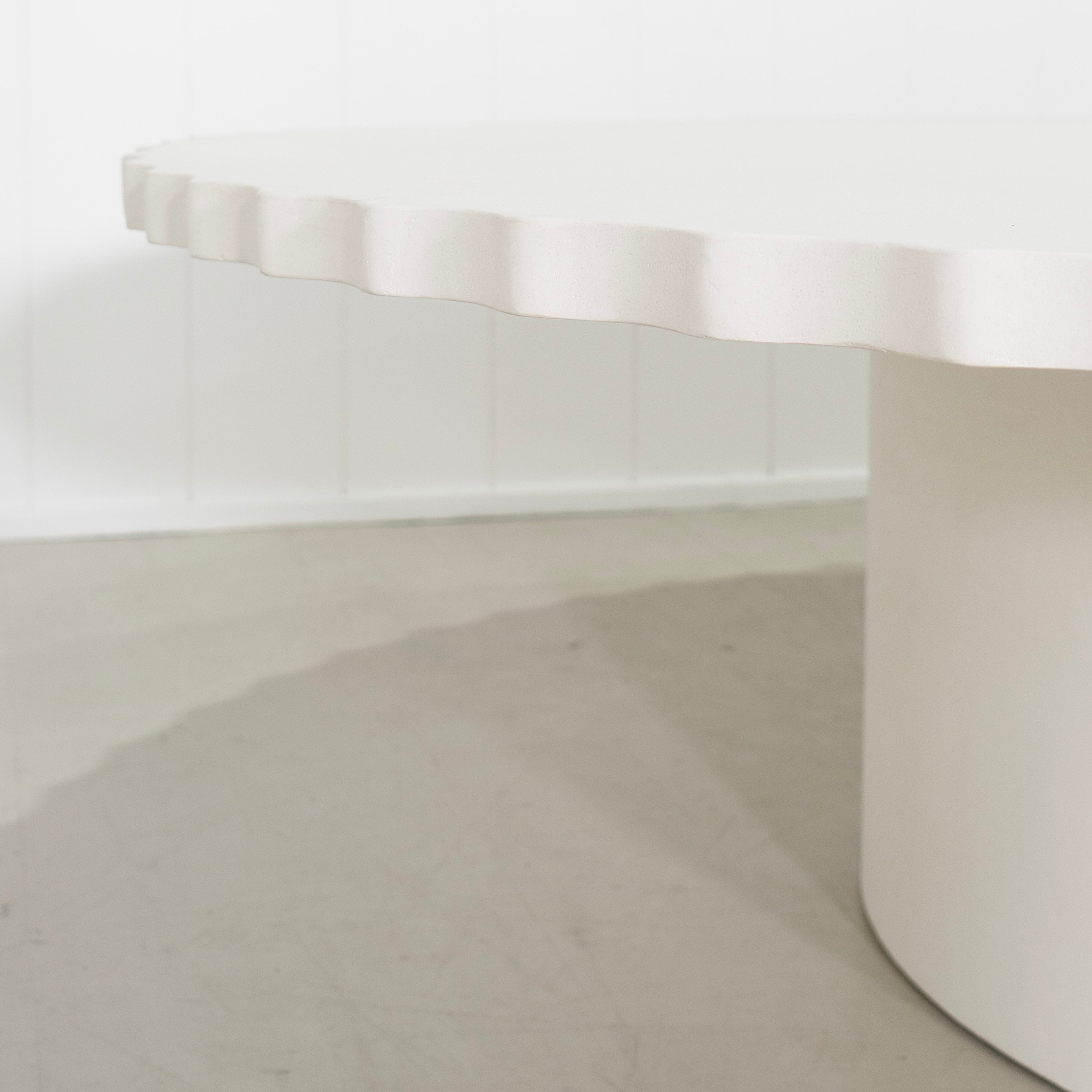 Table à manger en genévrier