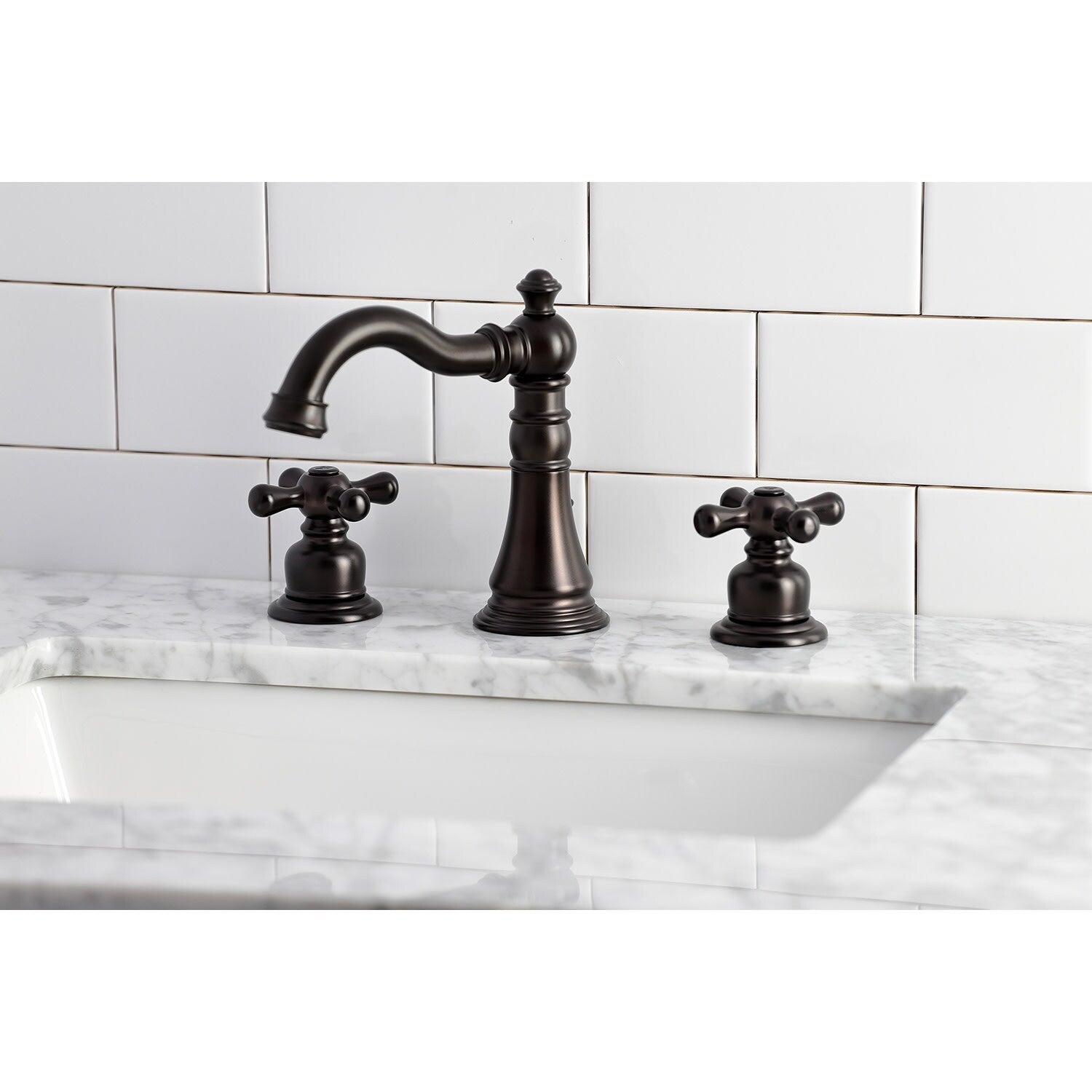 Robinet de salle de bain American Classic de 8 po à large entraxe