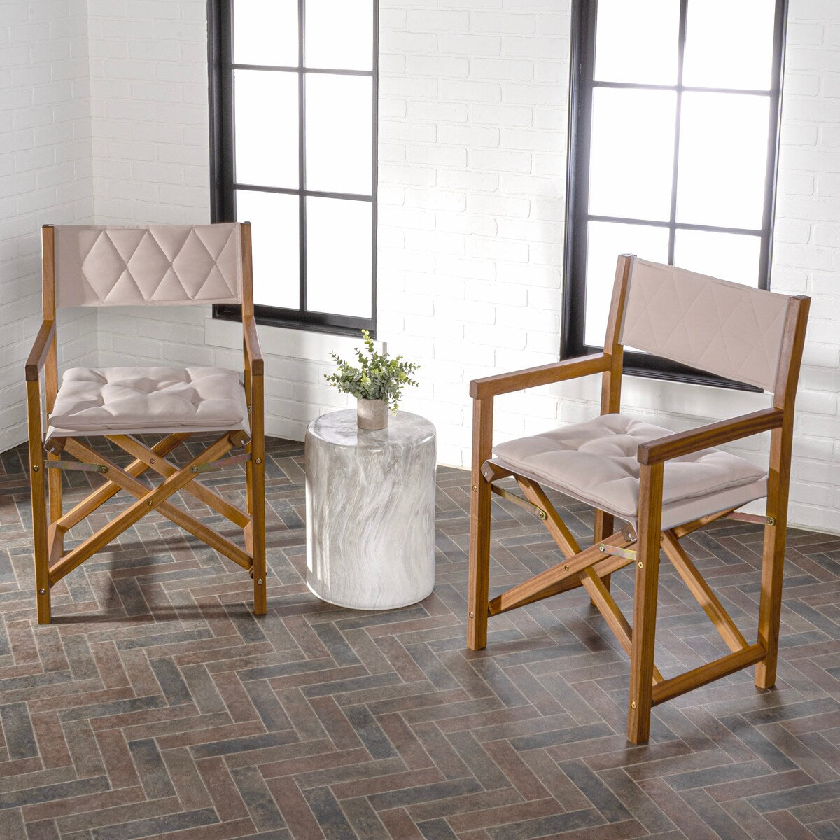 Chaise de réalisateur d'extérieur pliable en bois d'acacia, style Mid-Century, avec dossier matelassé en losanges et coussin (lot de 2) par JONATHAN Y