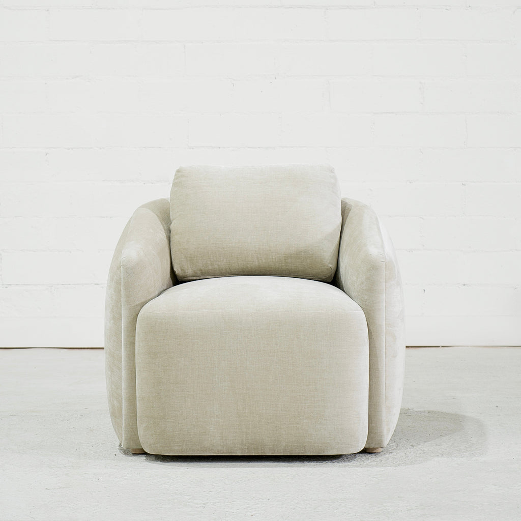 Chaise Easton