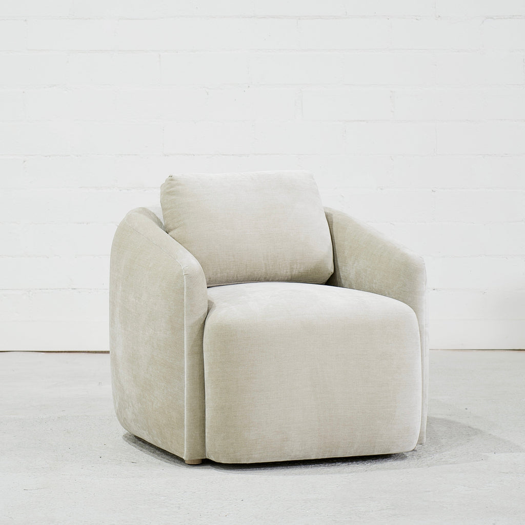 Chaise Easton