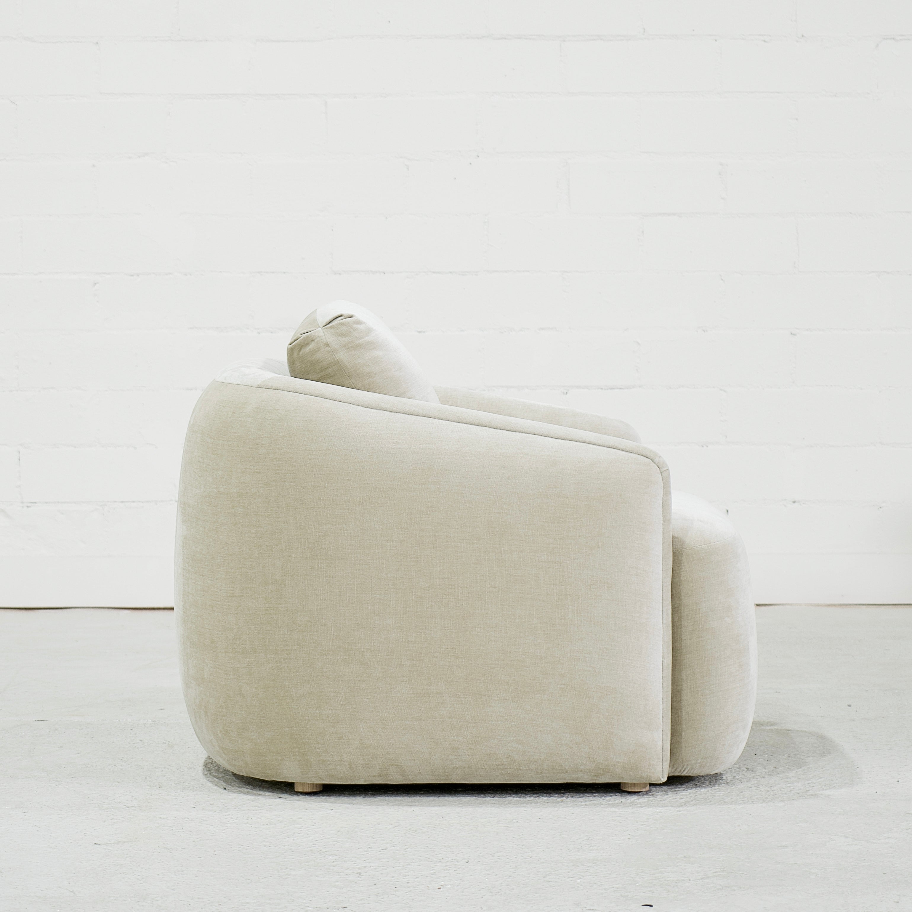 Chaise Easton