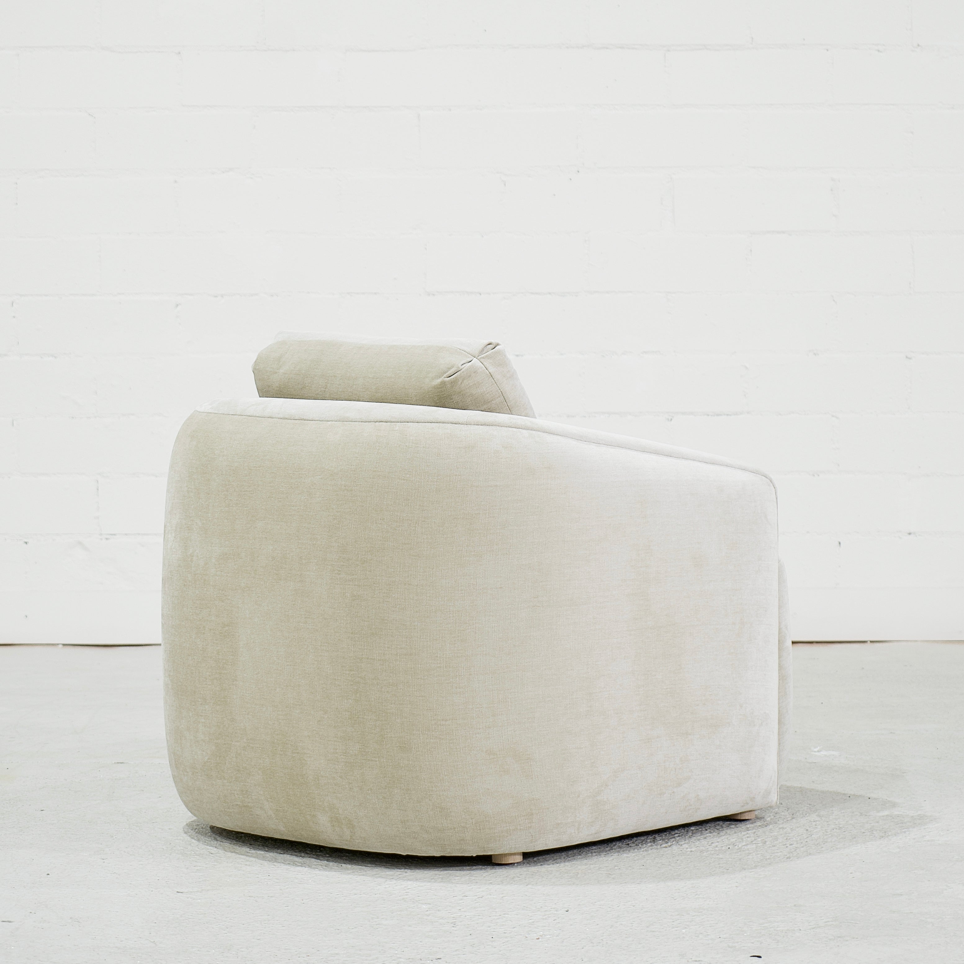 Chaise Easton