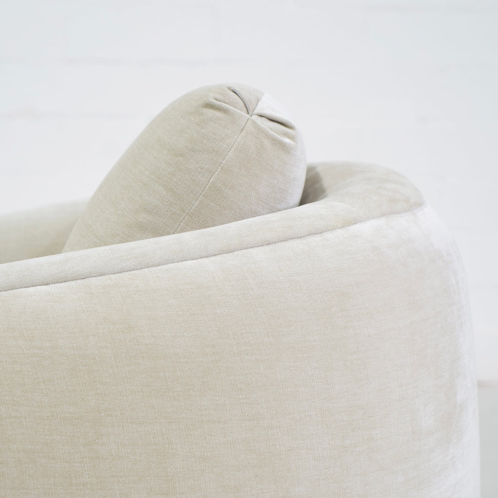 Chaise Easton