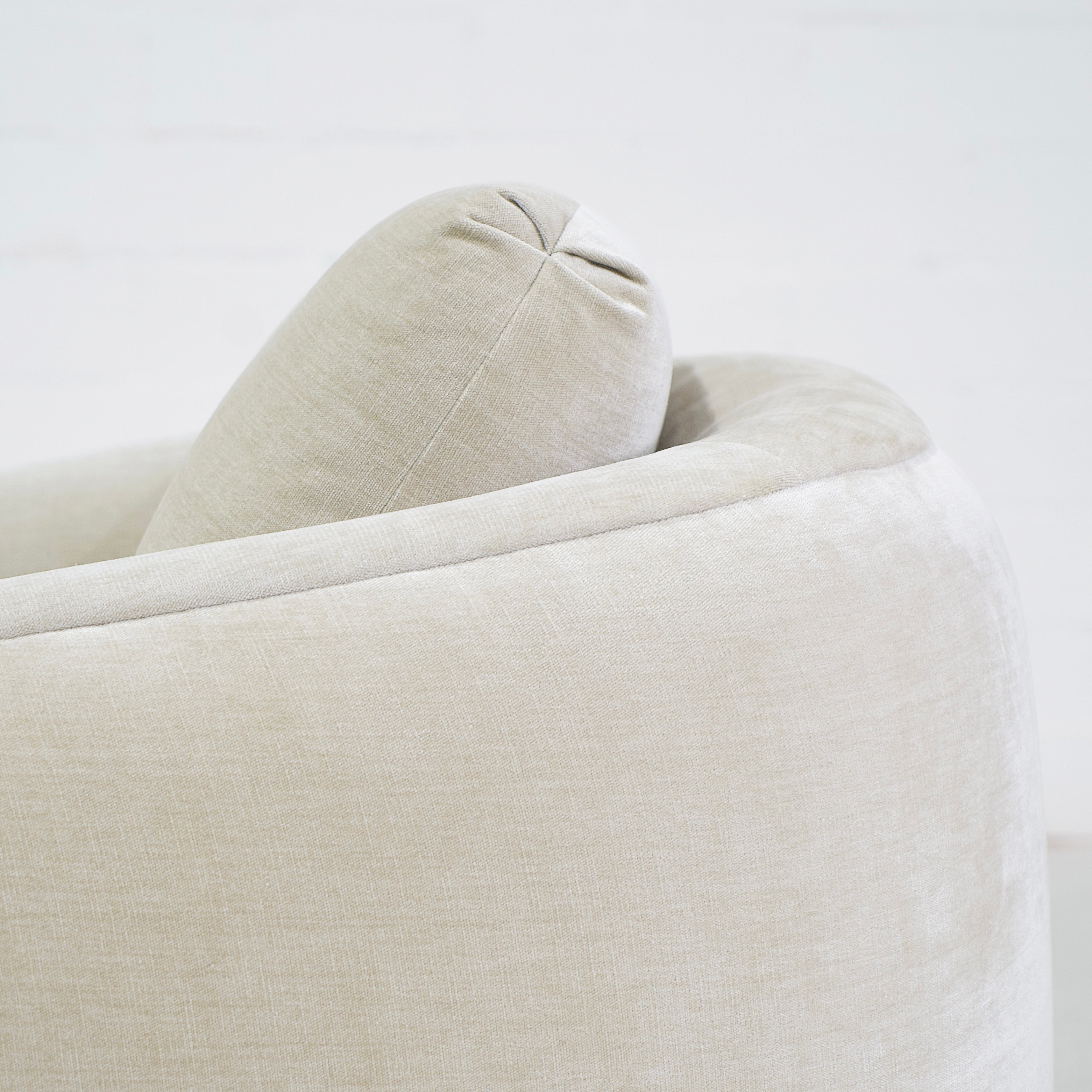 Chaise Easton